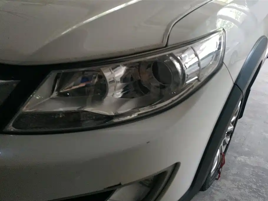 Dongfeng Fengshen AX3 1.5 L Manual Premium Cool
