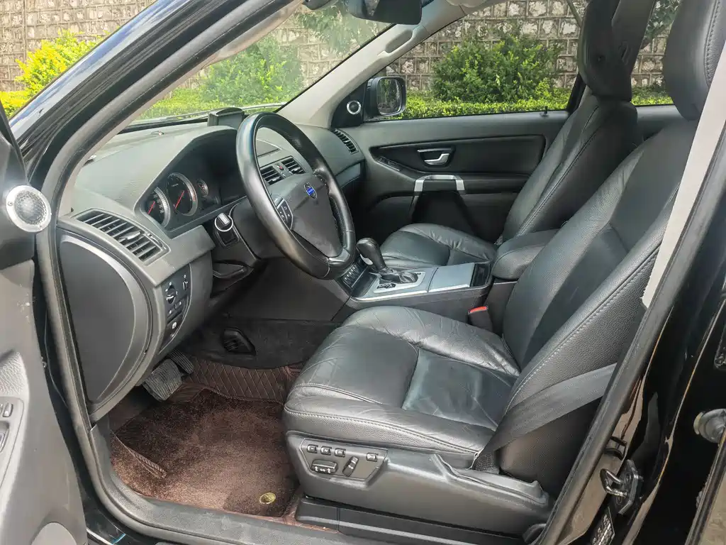 Volvo XC90 2.5 T T5 Luxury Upgraded