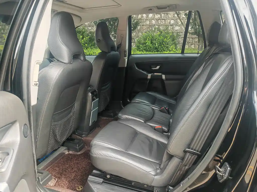 Volvo XC90 2.5 T T5 Luxury Upgraded