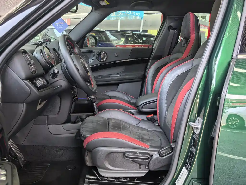 MINI COUNTRYMAN 2.0 T COOPER S ALL4 Racer