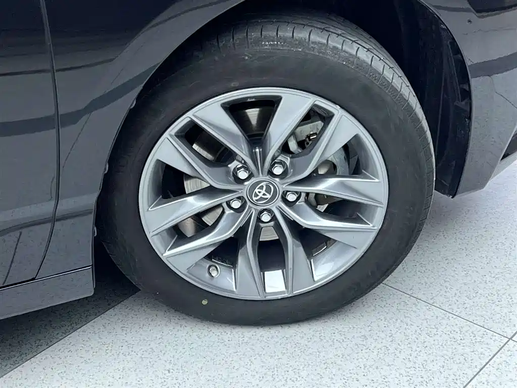 Avalon 2.5 L Luxury