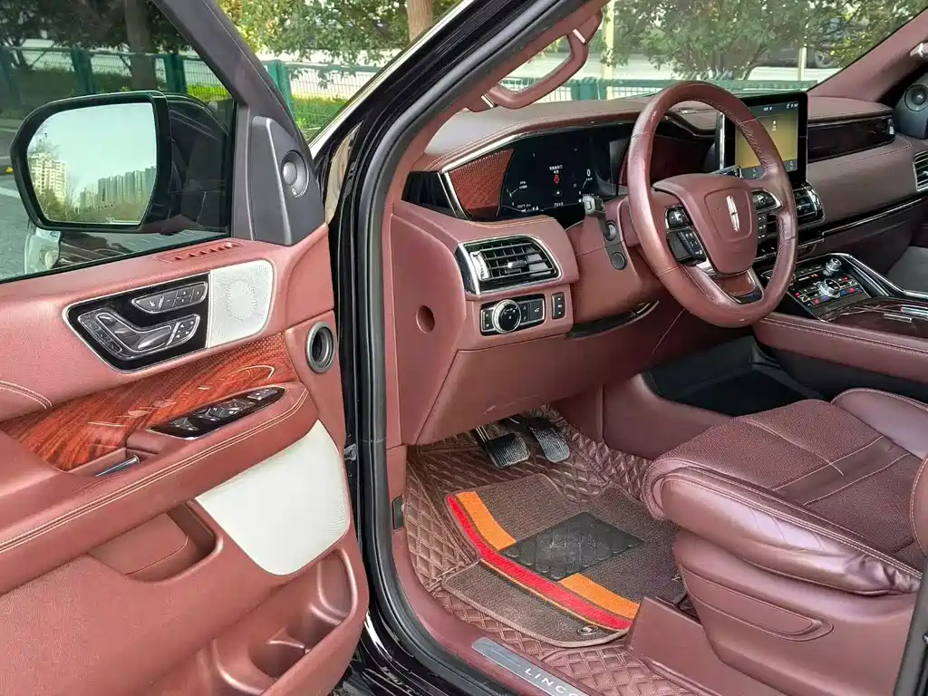 Navigator 3.5 T LWB President