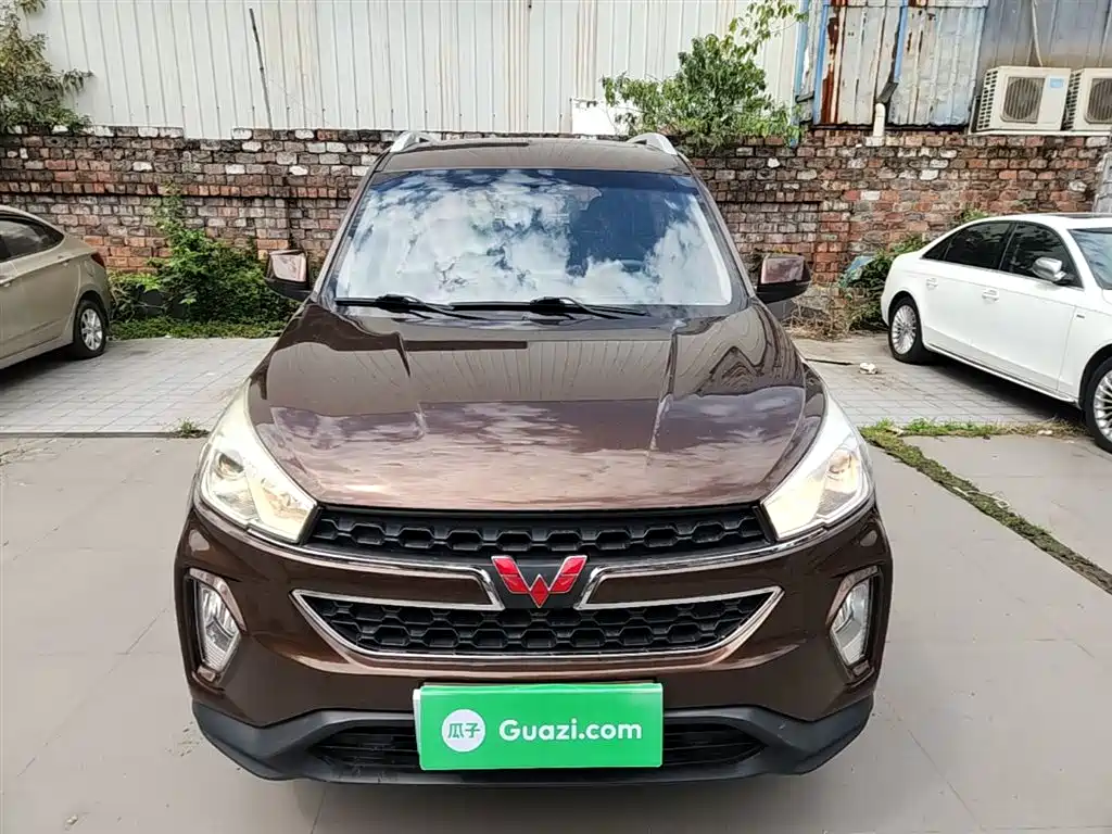 Wuling Hongguang S3 1.5 L Manual Luxury CN-V