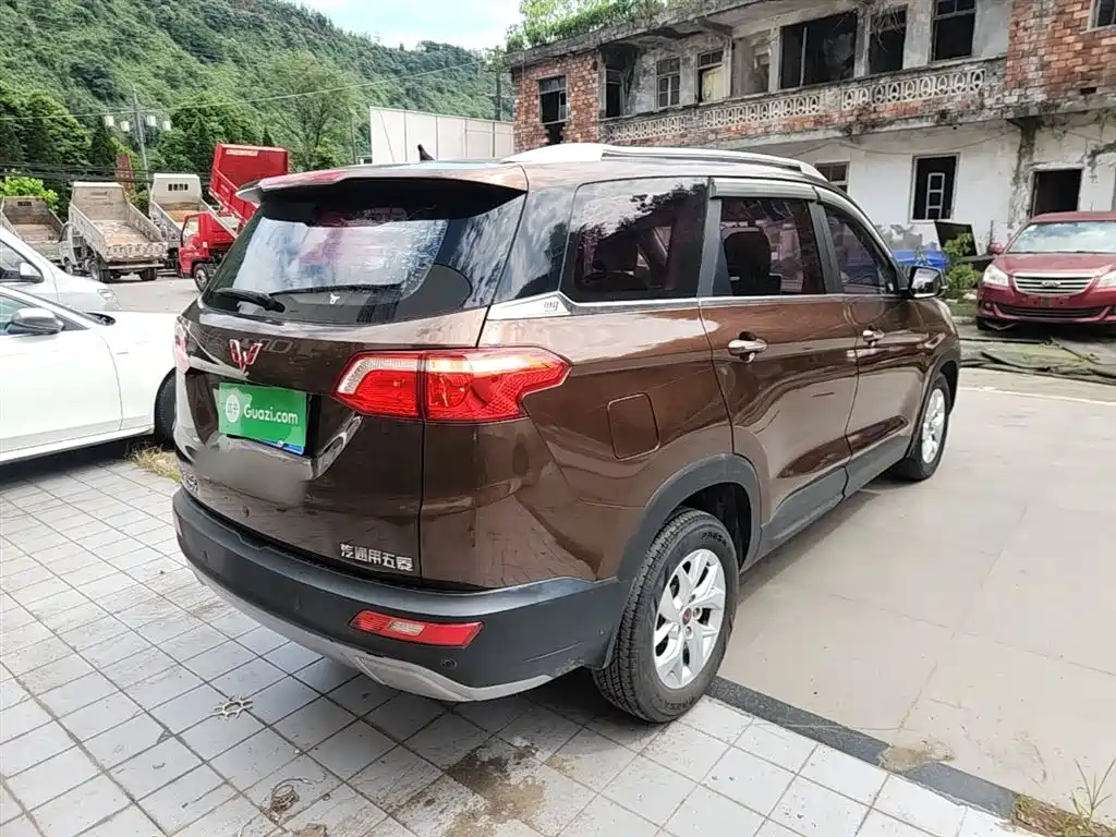 Wuling Hongguang S3 1.5 L Manual Luxury CN-V