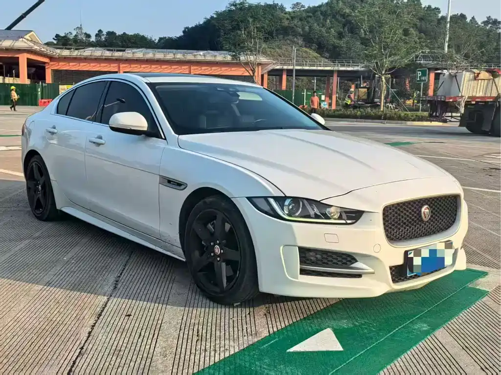 Jaguar XE 2.0 T 200 PS R-Sport