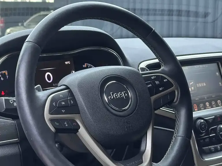 Jeep Grand Cherokee (Import) 3.0 L Comfort Enjoyment Navigation