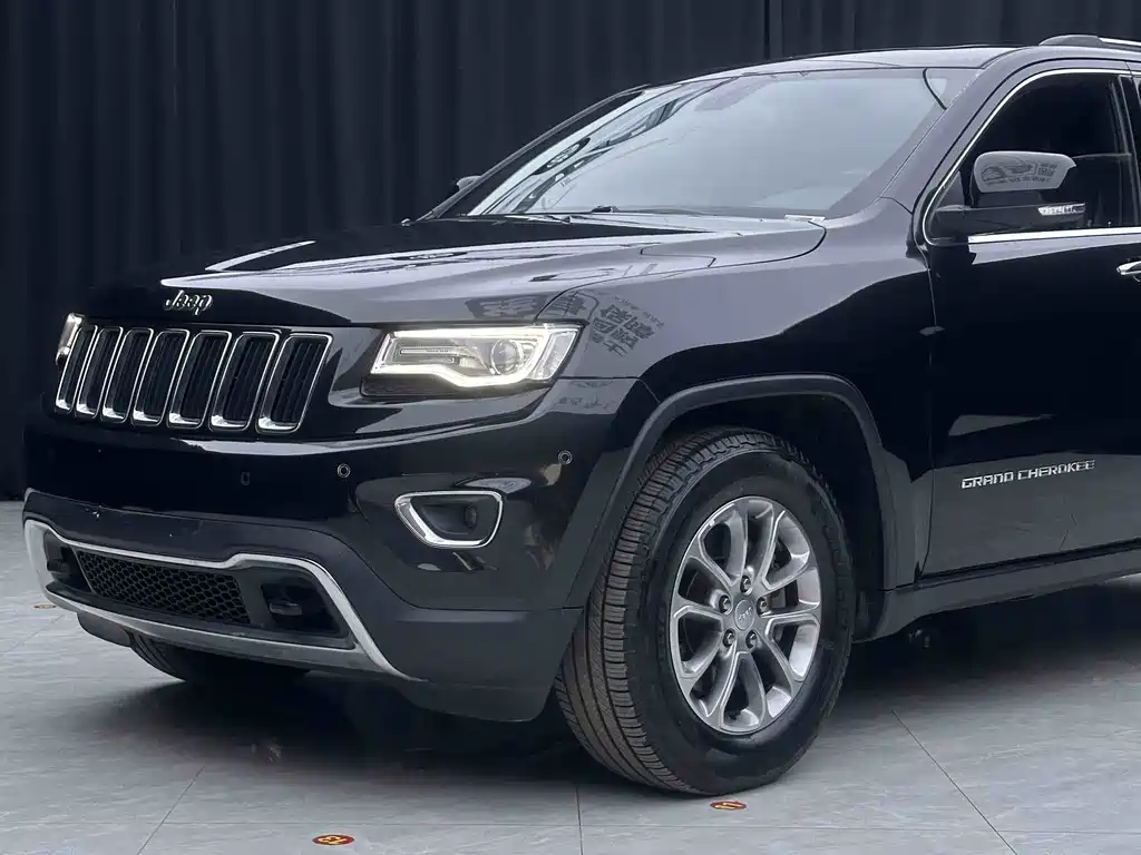 Grand Cherokee (Import) 3.0 L Comfort Enjoyment Navigation