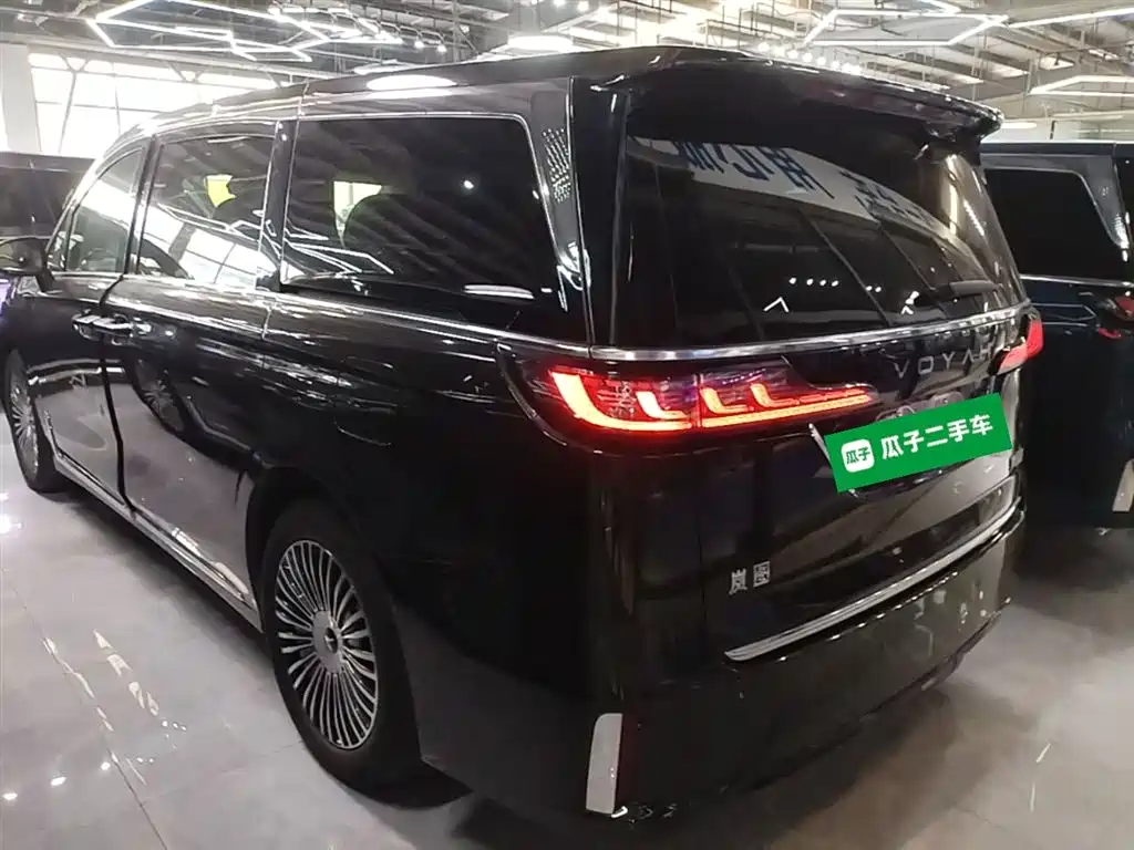 Voyah Dreamer PHEV 4 WD Flagship Kunpeng