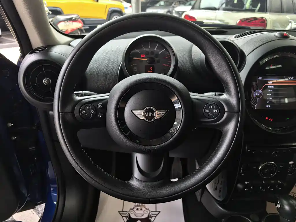 MINI COUNTRYMAN 1.6 T COOPER S ALL4 Gear Fan
