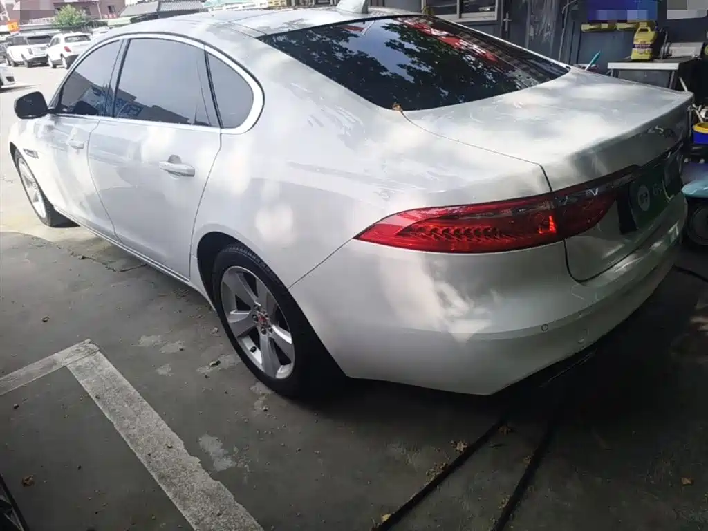 Jaguar XFL XFL 2.0 T P200 2 WD Elite