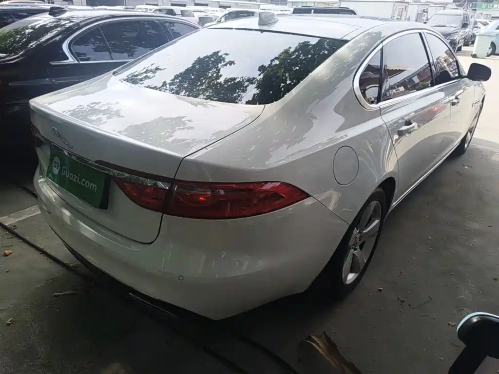 Jaguar XFL XFL 2.0 T P200 2 WD Elite