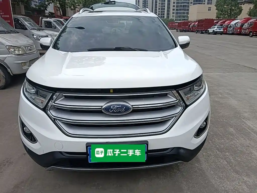 Edge EcoBoost 245 2 WD Platinum Sharp 7-seat CN-V