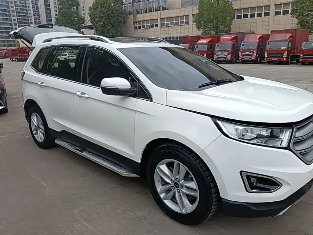 Edge EcoBoost 245 2 WD Platinum Sharp 7-seat CN-V