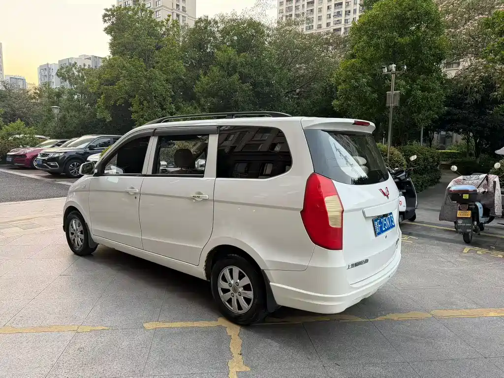 Wuling Hongguang 1.2 L S Standard CN-IV