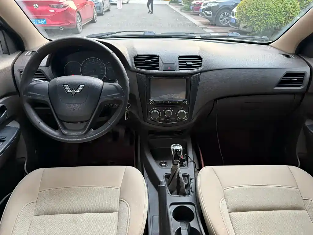 Wuling Hongguang 1.2 L S Standard CN-IV