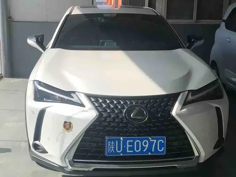 Lexus UX 260 h ·