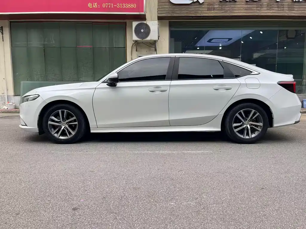 Integra 240 TURBO CVT Tech