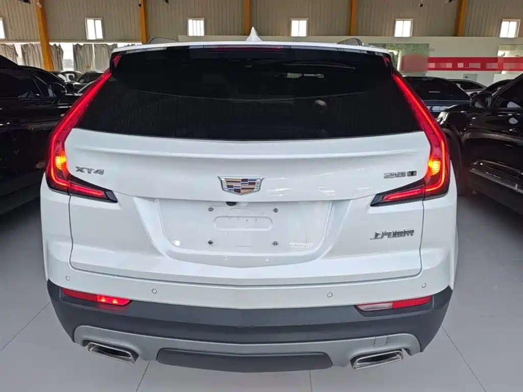Cadillac XT4 28 T 2 WD Leading