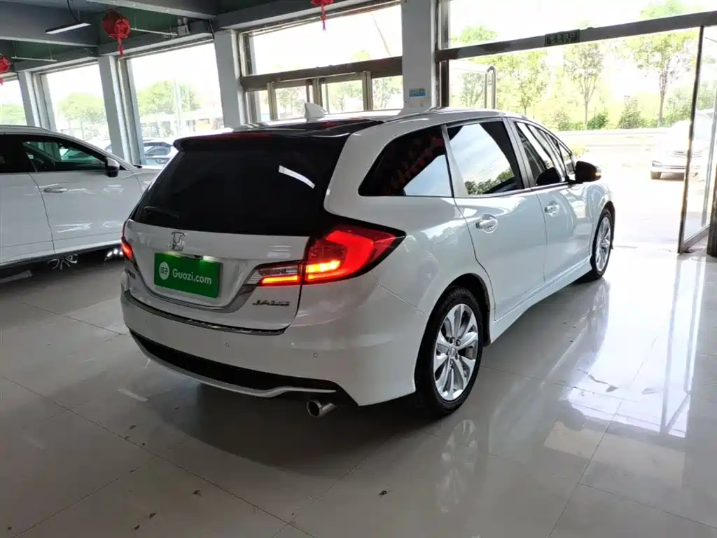 Jade 1.8 L Auto Comfort 5-seat
