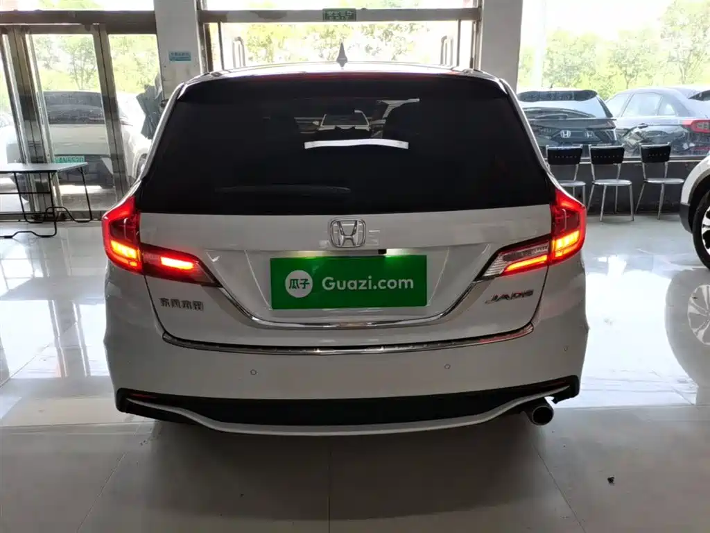 Jade 1.8 L Auto Comfort 5-seat