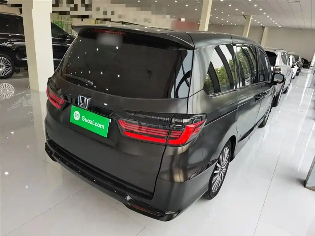 Elysion 2.0 L e:HEV Luxury