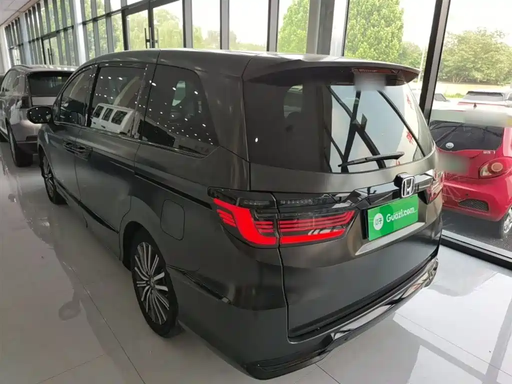 Elysion 2.0 L e:HEV Luxury