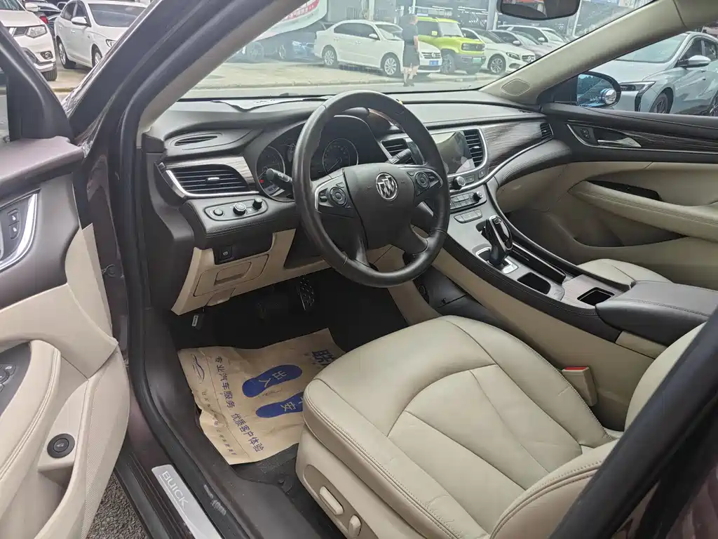 LaCrosse Facelift 20 T Leading