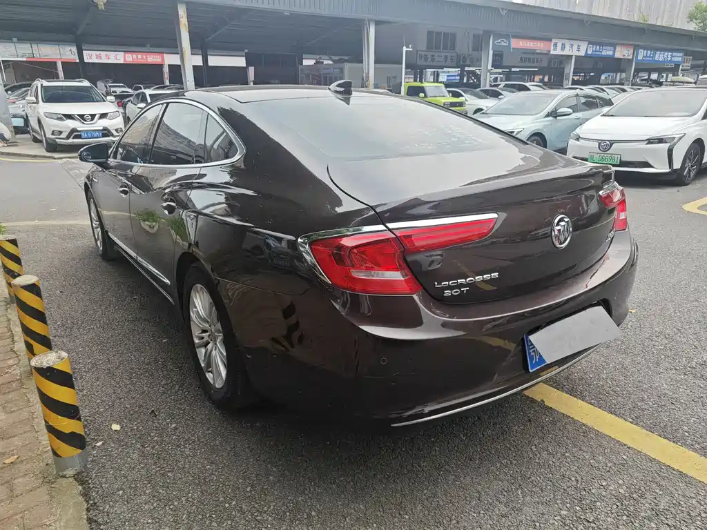 LaCrosse Facelift 20 T Leading