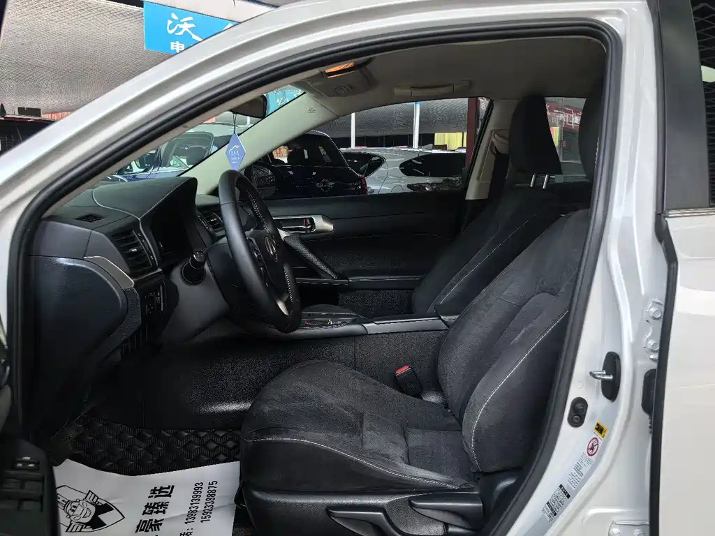 Lexus CT CT200 h Elite Mono CN-V