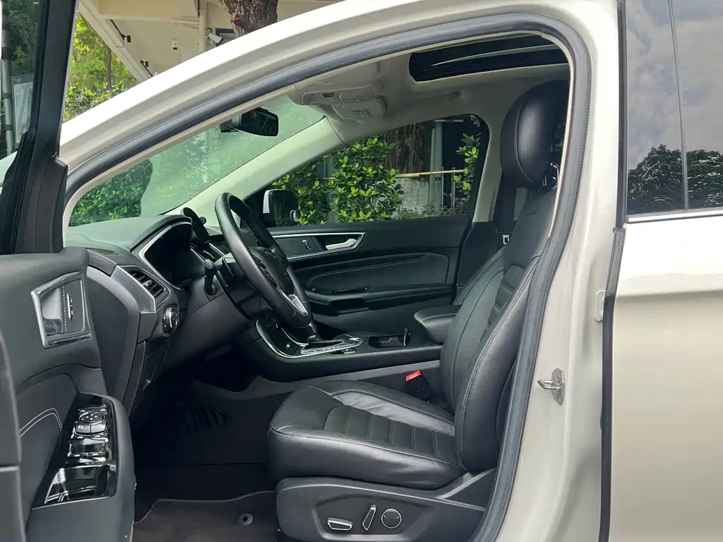Edge EcoBoost 245 2 WD Grand Sharp 7-seat