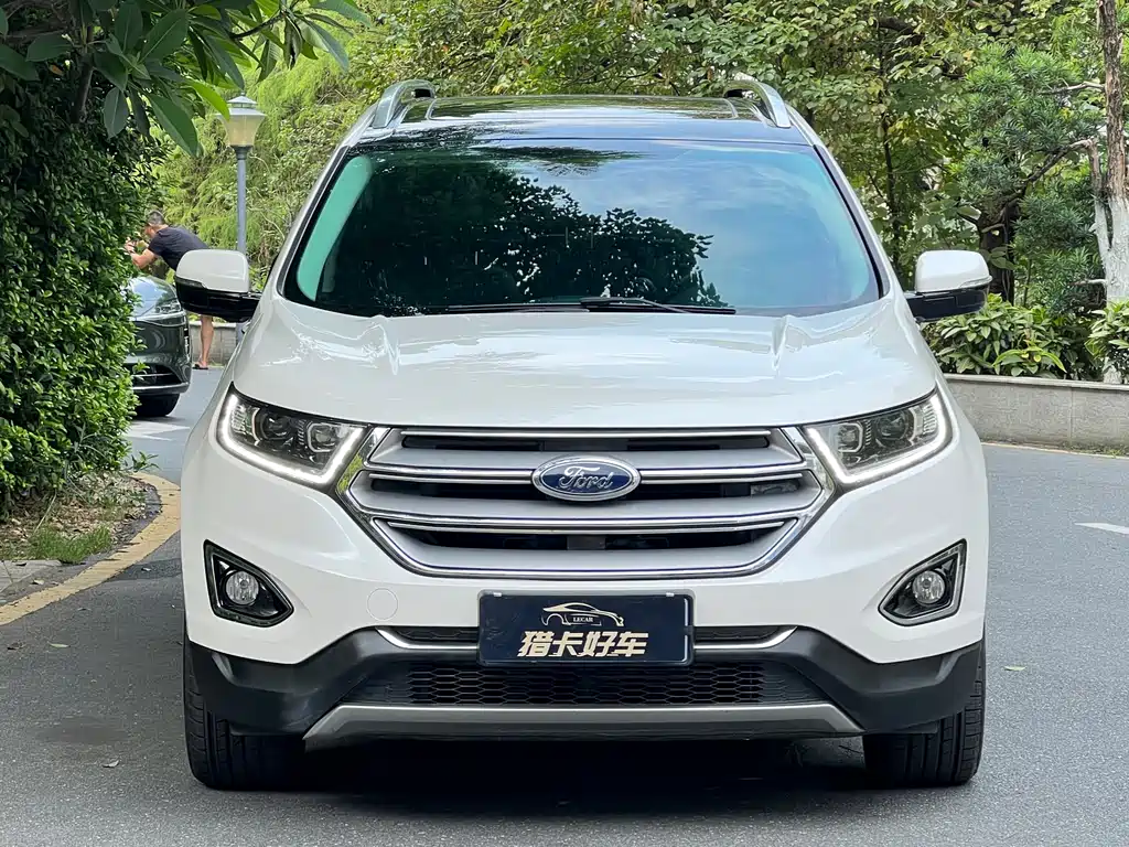 Edge EcoBoost 245 2 WD Grand Sharp 7-seat