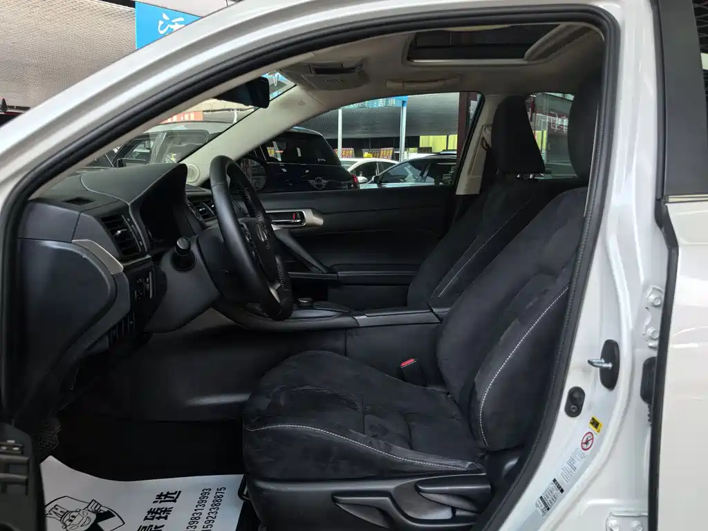 Lexus CT CT200 h Comfort Mono