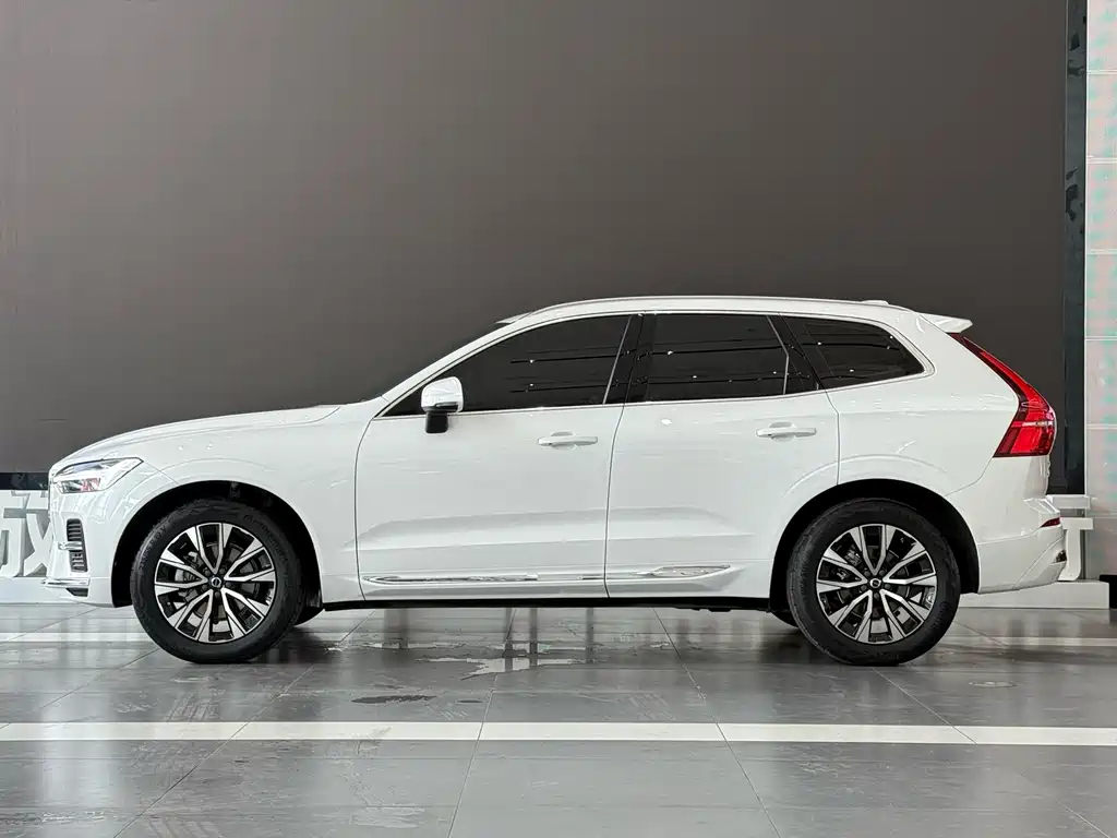 Volvo XC60 B5 4 WD Smart Ease Luxury