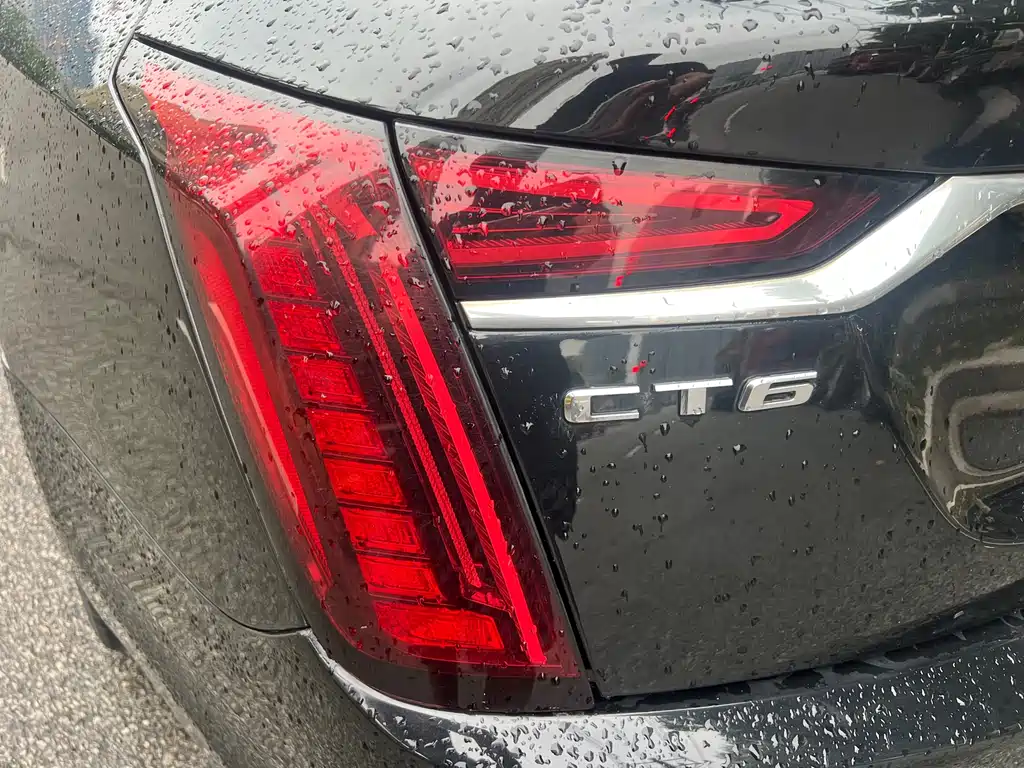 Cadillac CT6 28 T Fashion