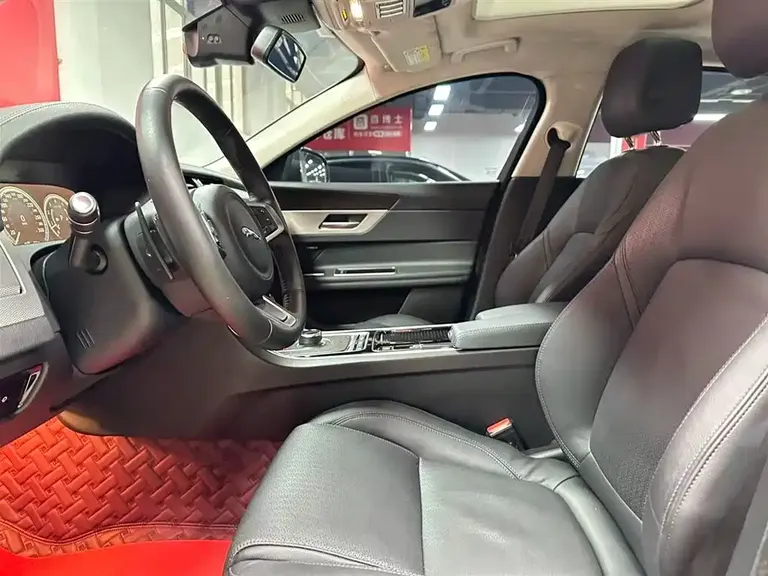 Jaguar XFL XFL 2.0 T 250 PS Premium