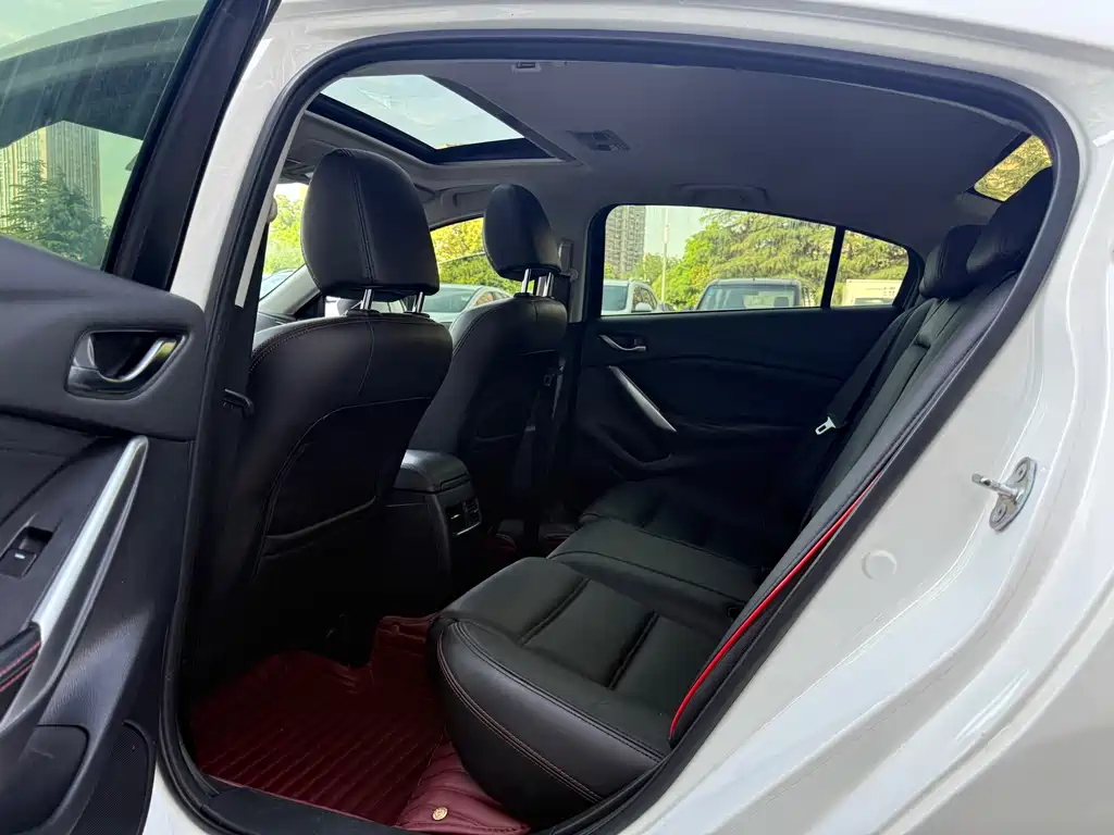 Atenza 2.0 L Blue Sky Luxury