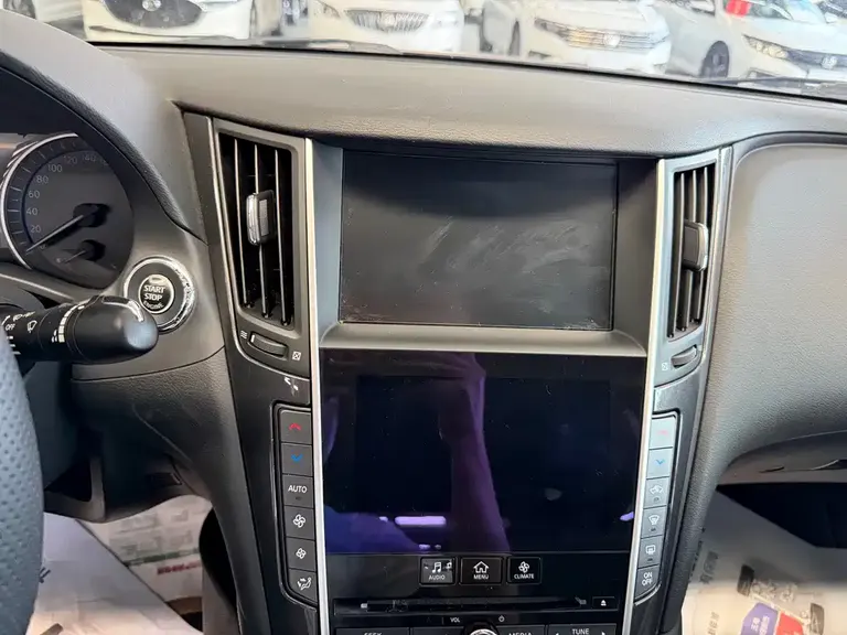 Infiniti Q50 L 2.0 T Comfort