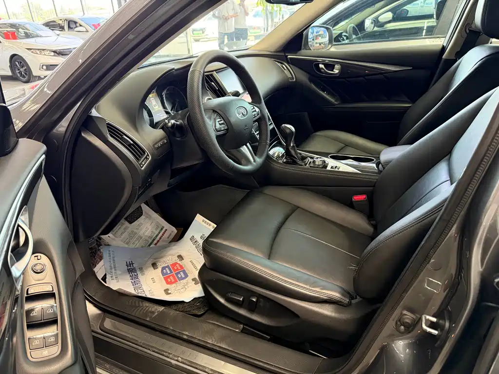 Infiniti Q50 L 2.0 T Comfort