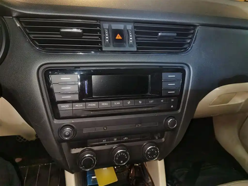 Octavia 1.6 L Auto Elegant