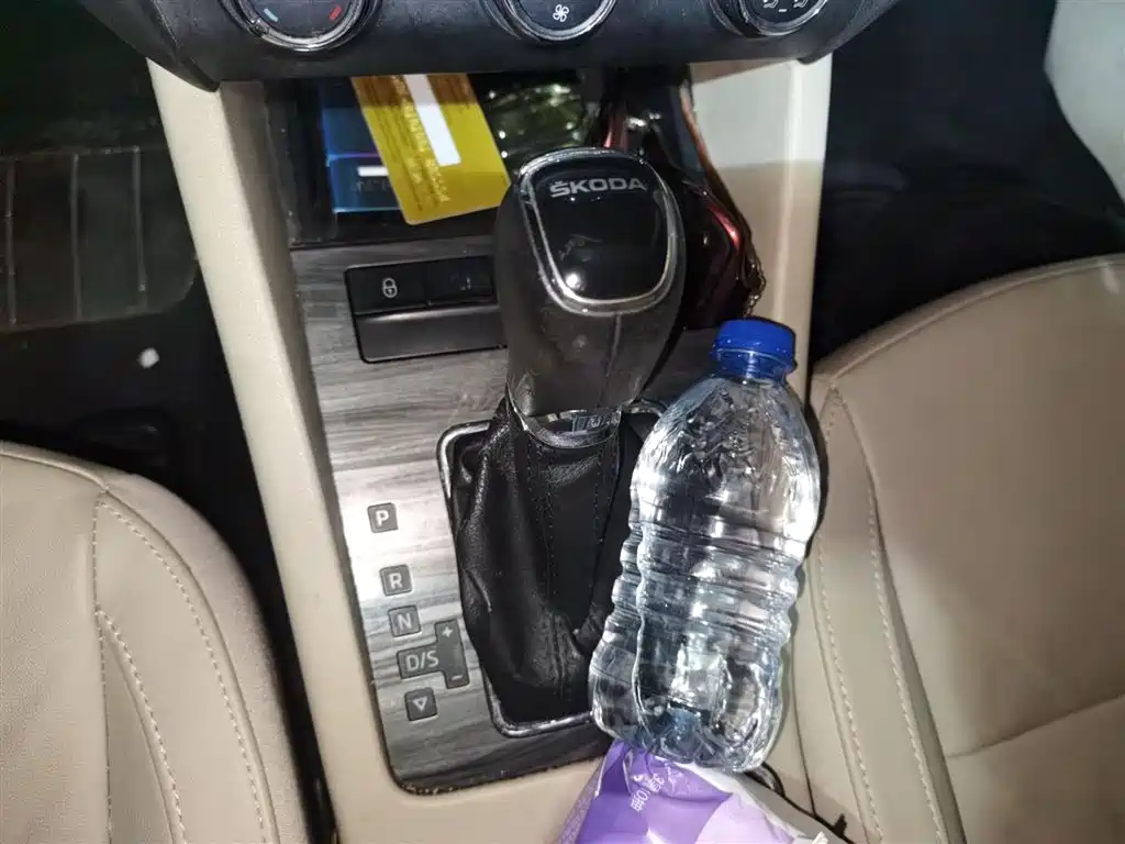 Octavia 1.6 L Auto Elegant