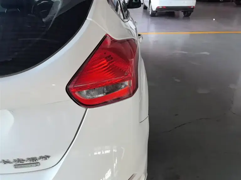 Ford Focus 福克斯 2015款 两厢 EcoBoost 180 自动运动型