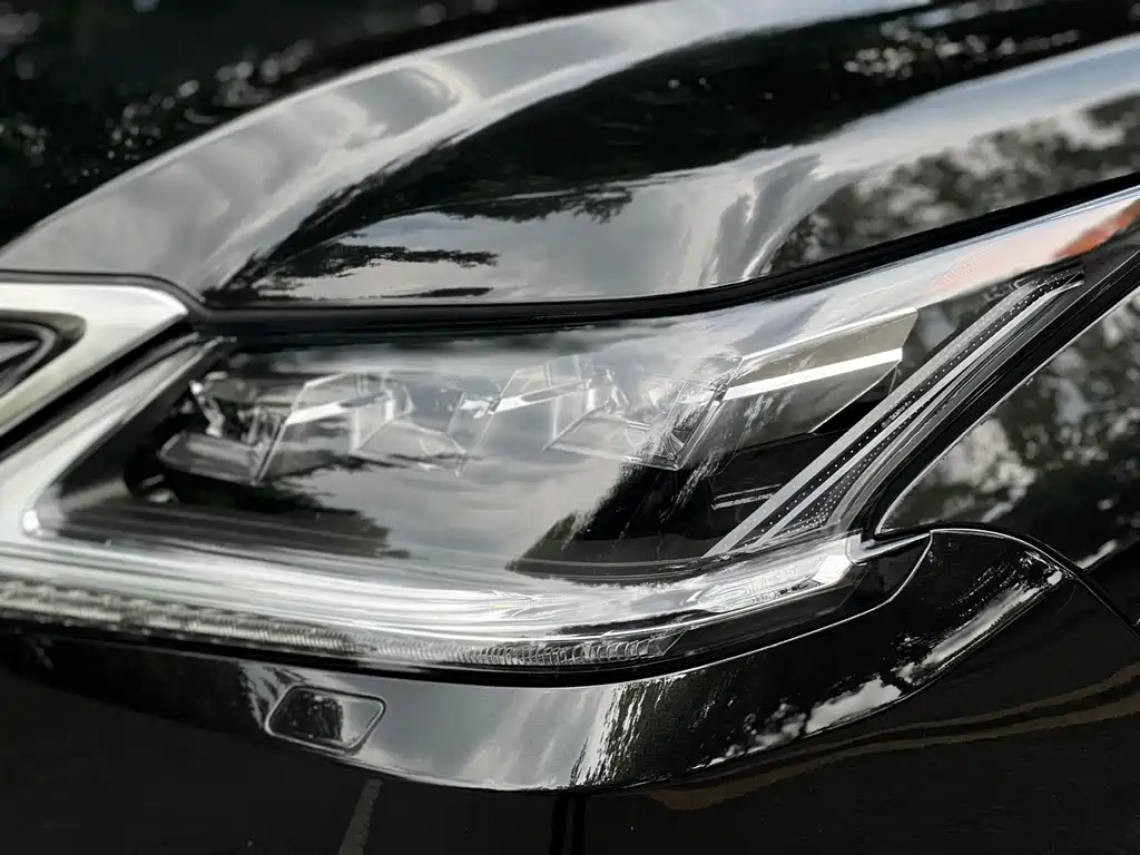 Lexus LX 570 Distinguished Luxury