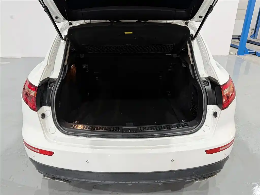 Zotye SR9 2.0 T Manual Ultimate Light