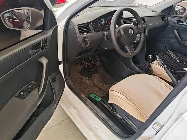 Skoda Rapid Spaceback 昕动 2016款 改款 1.4 L 手动前行版
