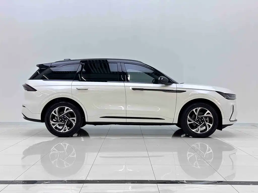 Nautilus 2.0 T 4 WD Comfort Supreme Hybrid