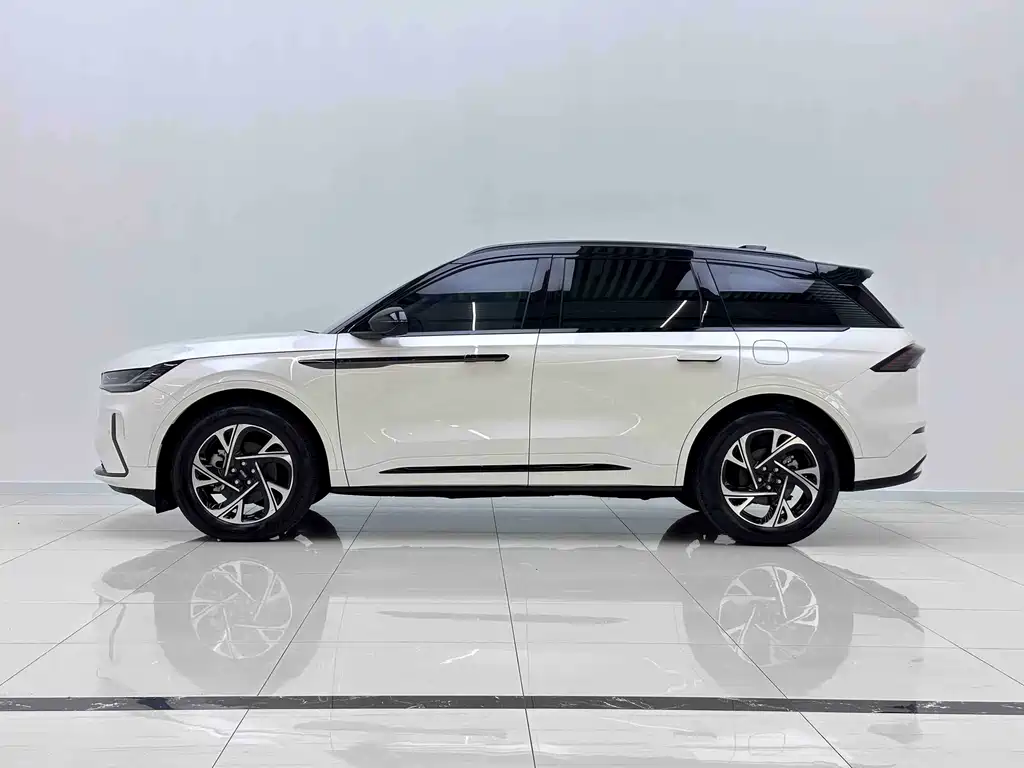 Nautilus 2.0 T 4 WD Comfort Supreme Hybrid