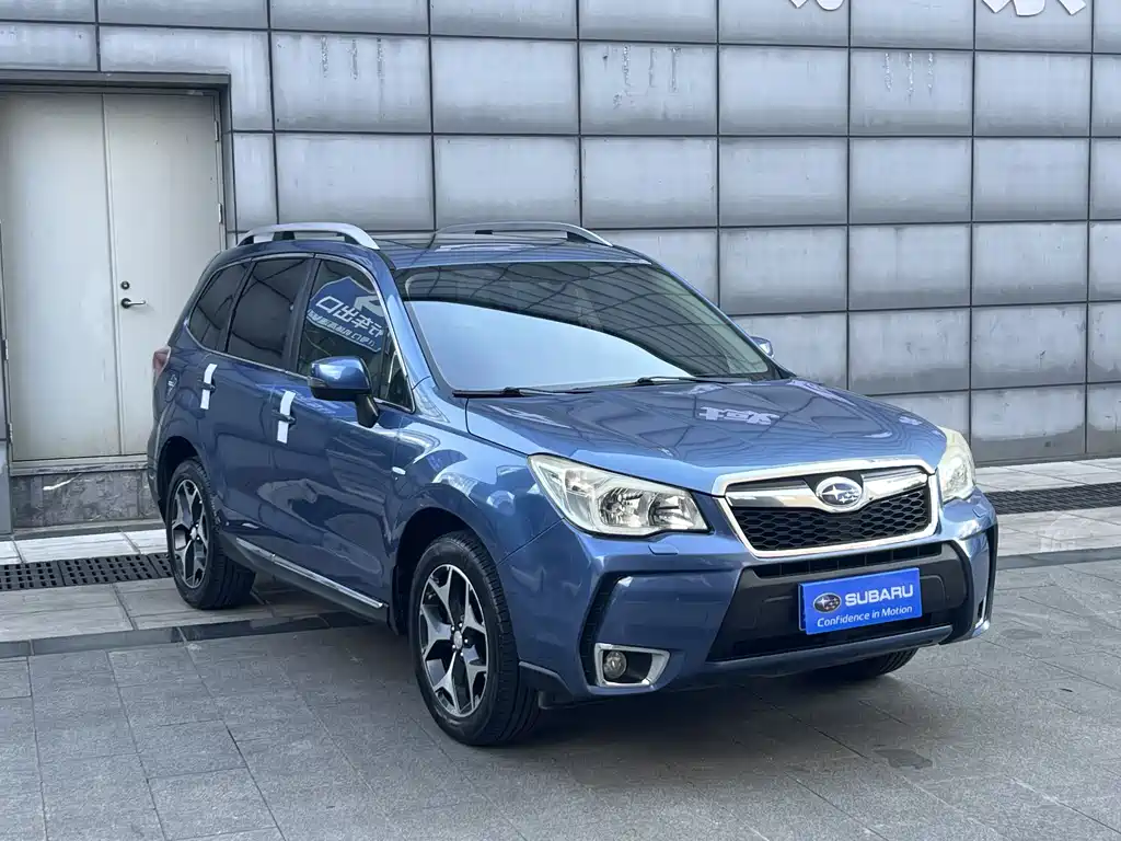 Forester 2.5 i Auto Distinguished