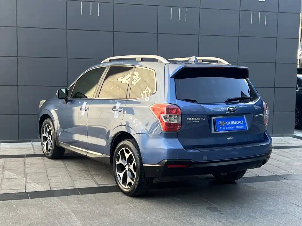 Forester 2.5 i Auto Distinguished