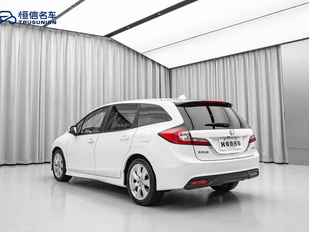 Jade 1.8 L Auto Comfort Elite 5-seat
