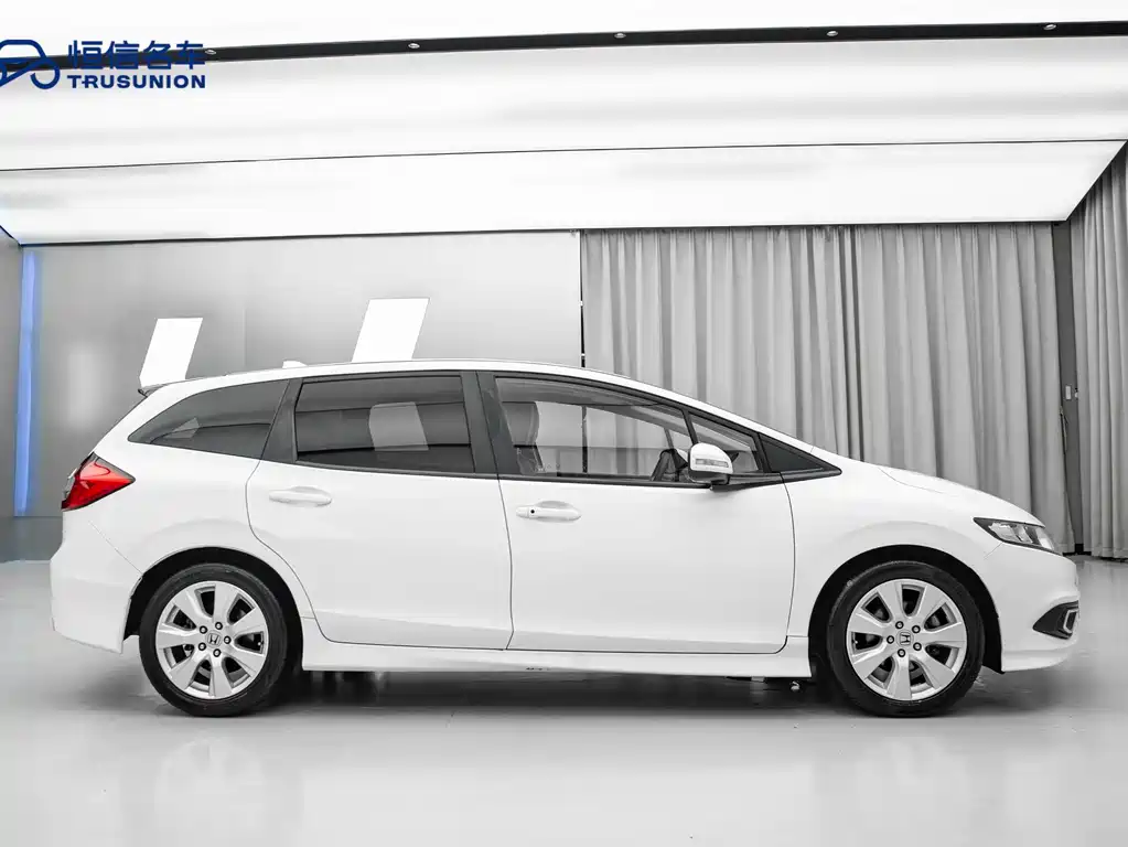 Jade 1.8 L Auto Comfort Elite 5-seat